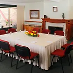 Hotel Windsor House Inn By Geh Suites