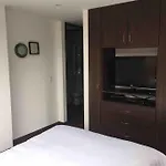 Apartamento Con Terraza Privada- Clinica Reina Sofia