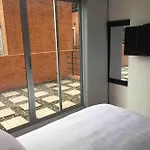 Apartamento Con Terraza Privada- Clinica Reina Sofia