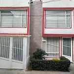 Alojamiento Cómo en CASA cerca al Aeropuerto!!