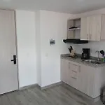 Estudio Moderno, Vista Al Centro Y Monserrate