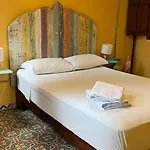 Hostal Casa Astromelia