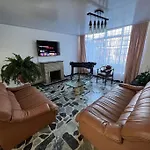 Casa Jardin - Alojamiento En El Corazon De Bogota