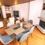 Stylish Urban Escape 3-Bedroom Home - Upperclass Neighborhood