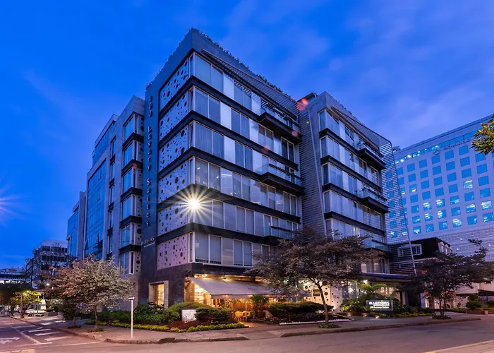 Hotel 100 Luxury Suites By Preferred