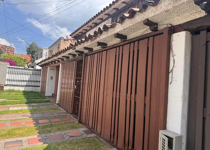 Hostal Fontana Unicentro