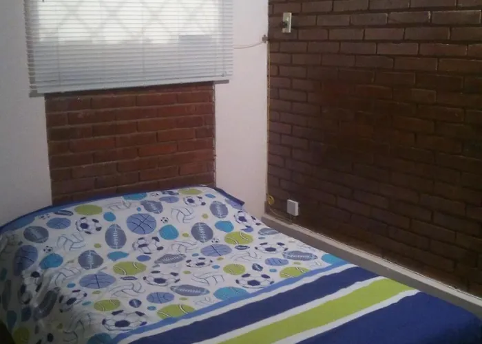 Home-Stay A 15 Min Del Terminal Salitre
