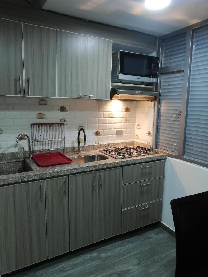 Apartment Portal El Dorado, A Solo 5 Min Del Aeropuerto, Vias, Cll 26 *