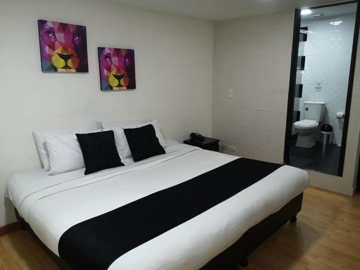 Santiago Plaza Hotel 2*