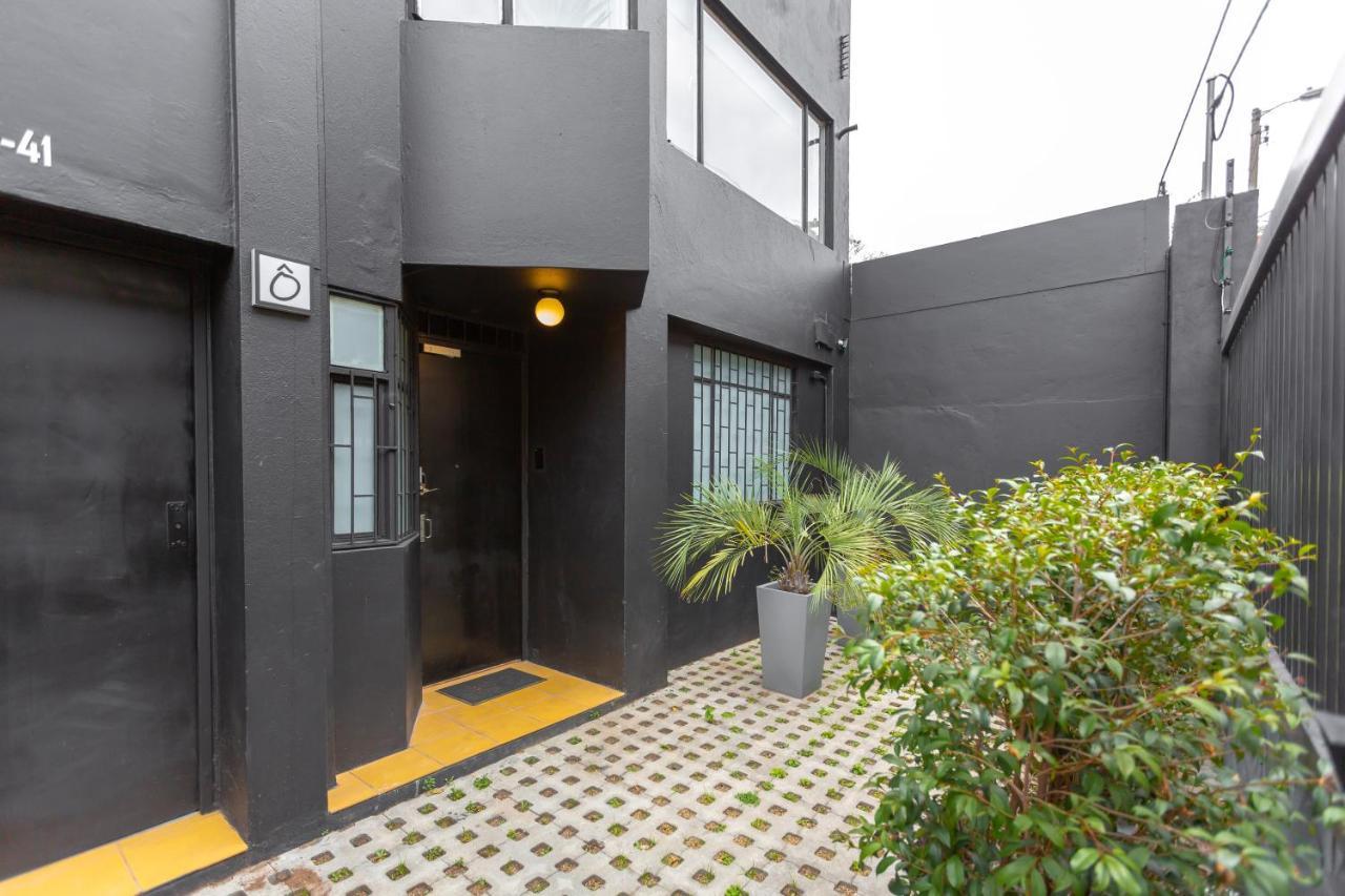 Lhote Apartment