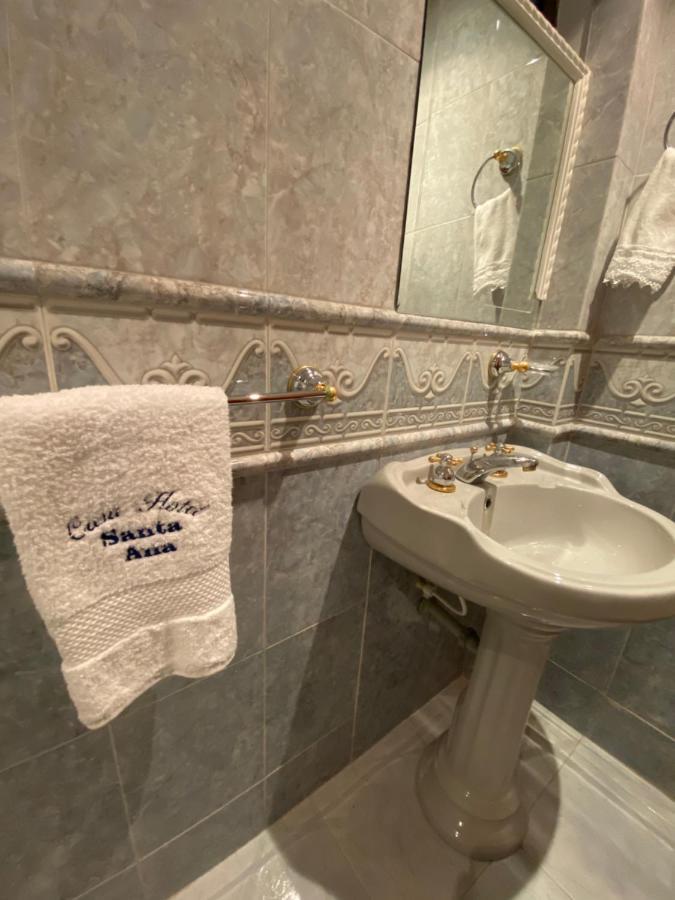 Santa Ana Luxury Hotel *