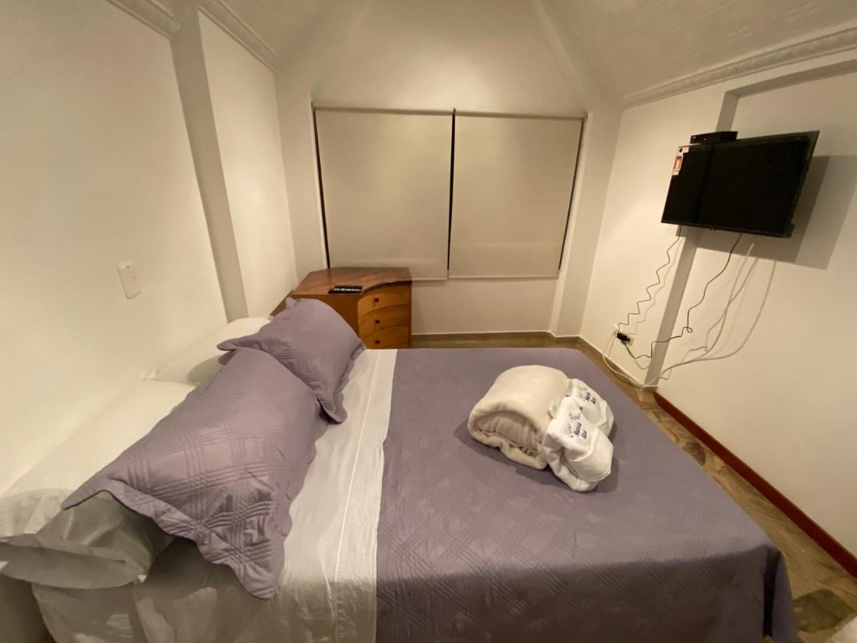 Santa Ana Luxury Hotel *