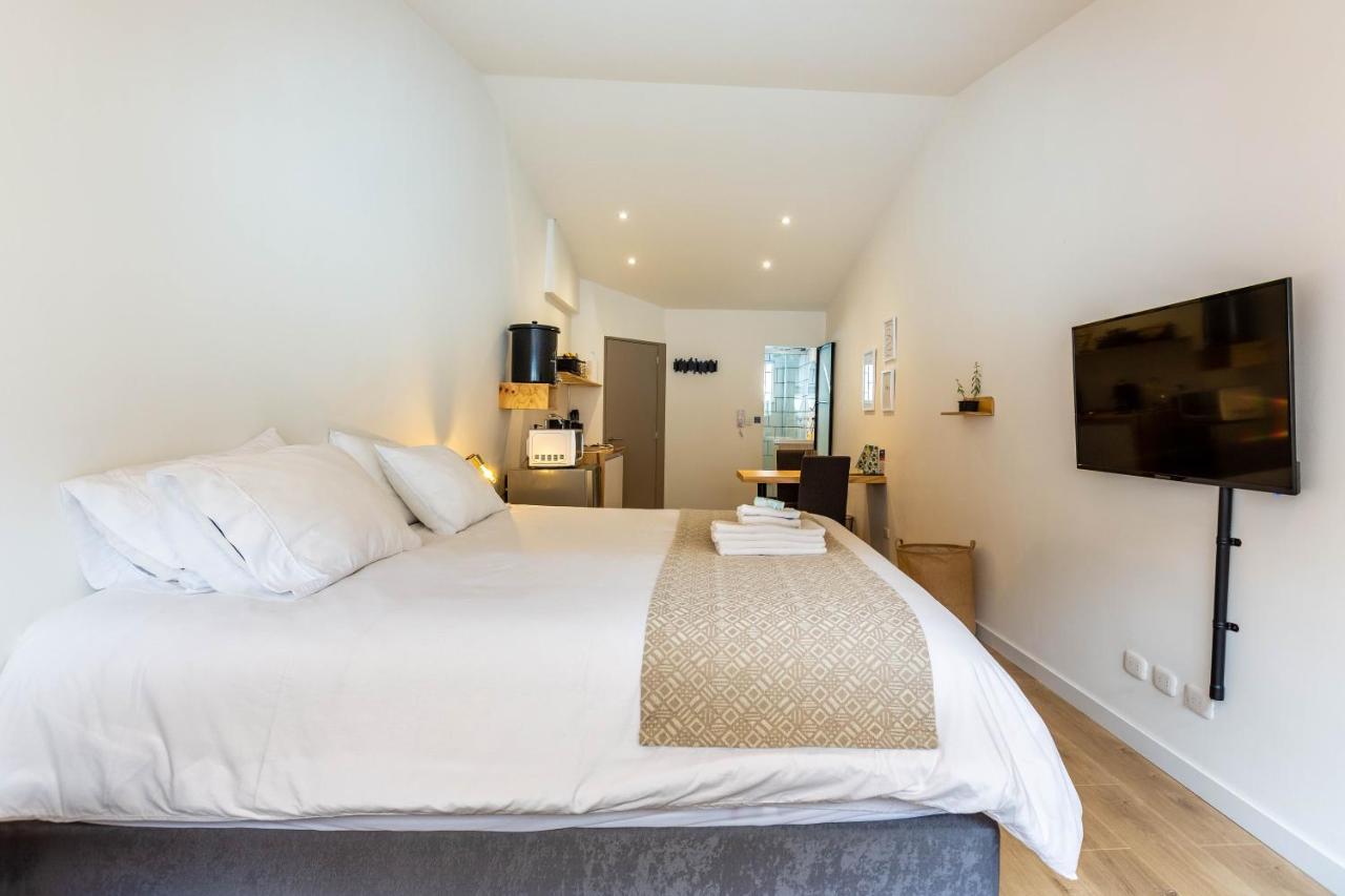 Lhote Apartment