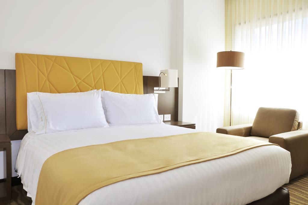 Express & Zona Financiera By Ihg