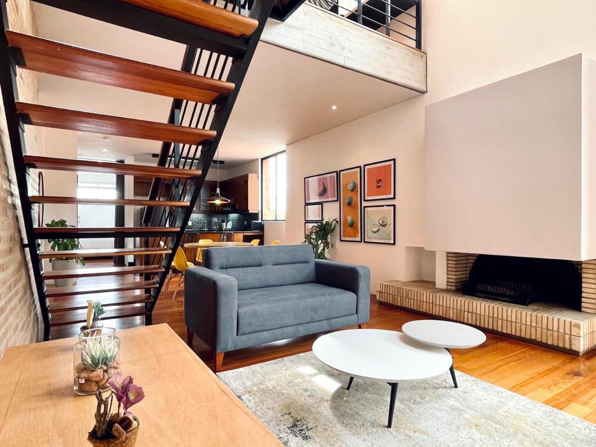 Dazzling Duplex Penthouse In Rosales Apartment