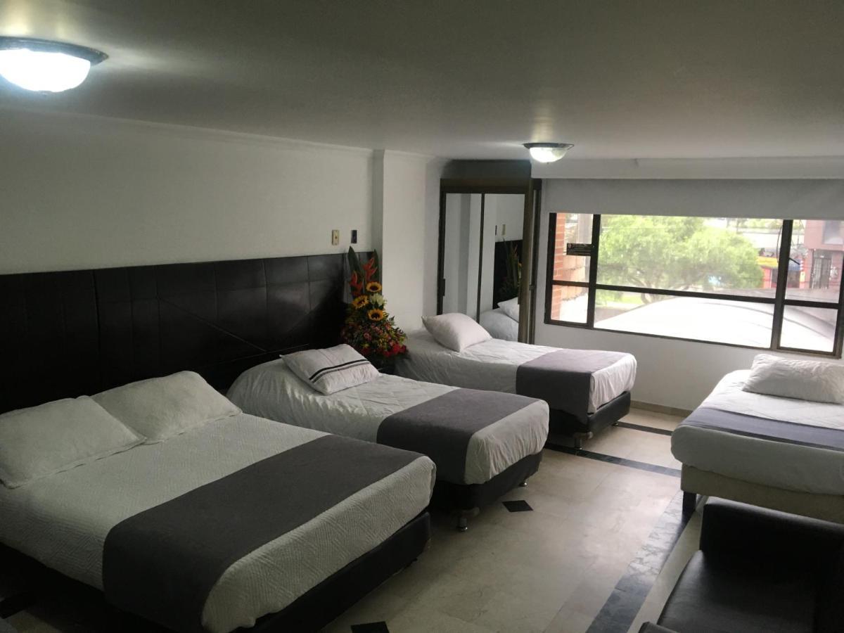 Hotel Ejecutivo Av La Esperanza 3*