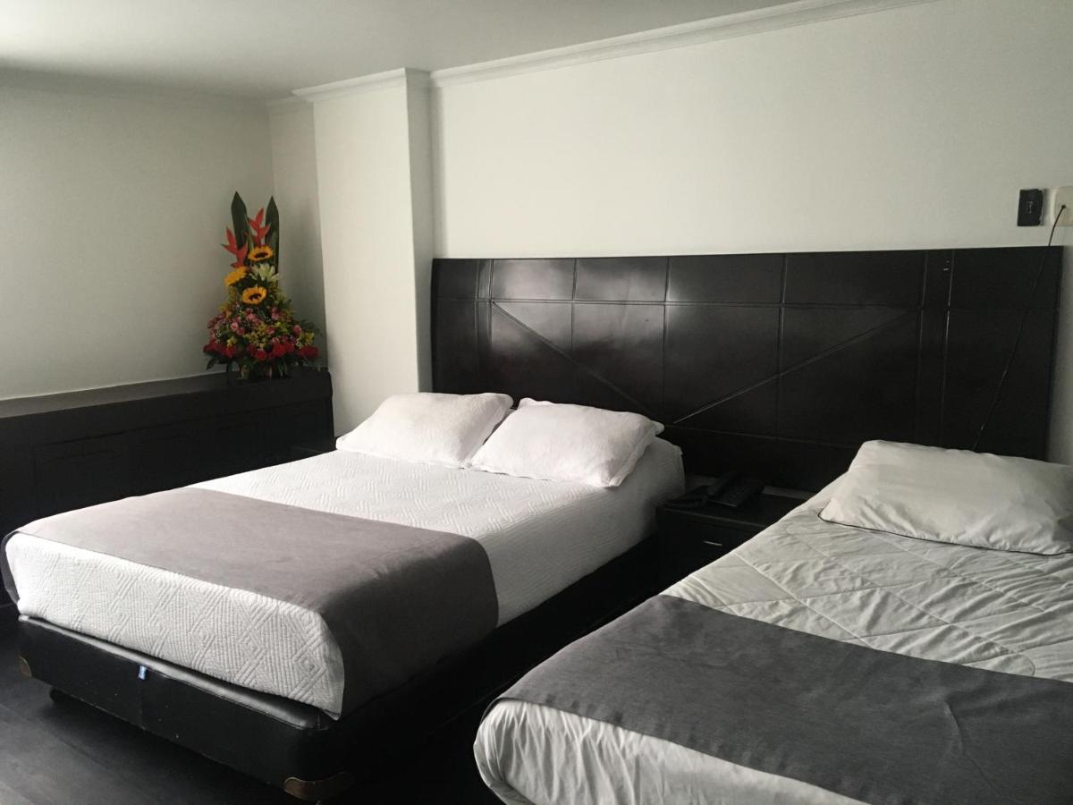 Hotel Ejecutivo Av La Esperanza 3*