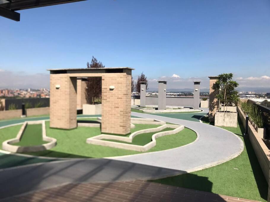Confortable Apto 10 Min Del Aeropuerto Parq Gratis Apartment