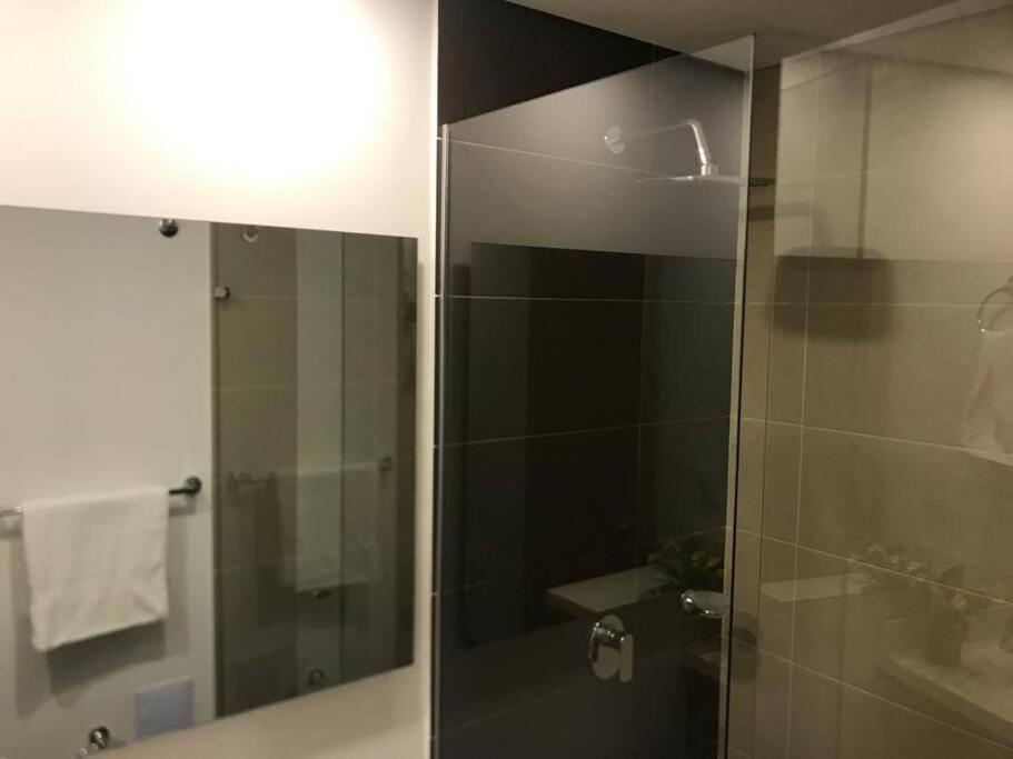 Apartment Confortable Apto 10 Min Del Aeropuerto Parq Gratis