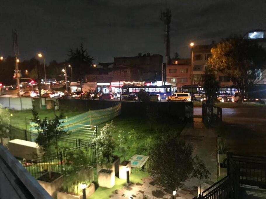 Confortable Apto 10 Min Del Aeropuerto Parq Gratis Apartment