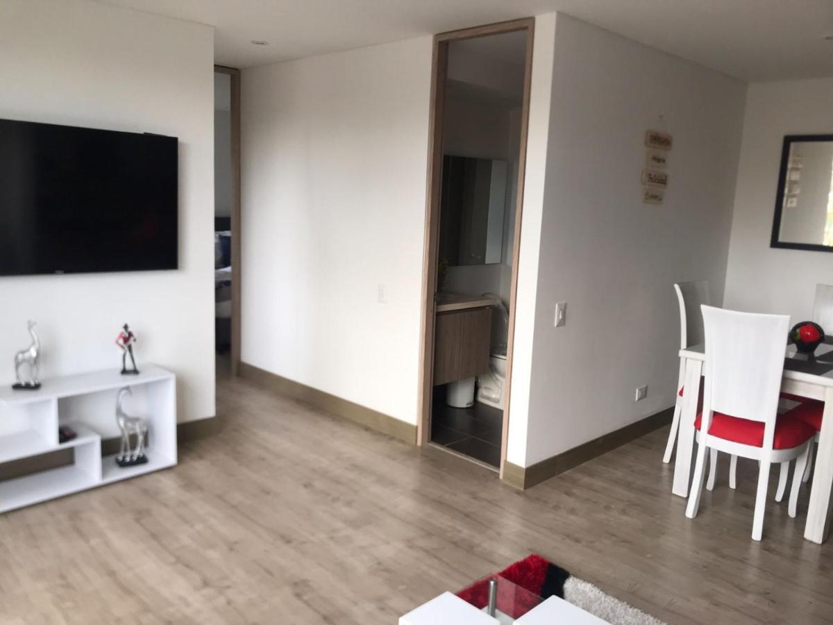 Apartment Confortable Apto 10 Min Del Aeropuerto Parq Gratis Bogota