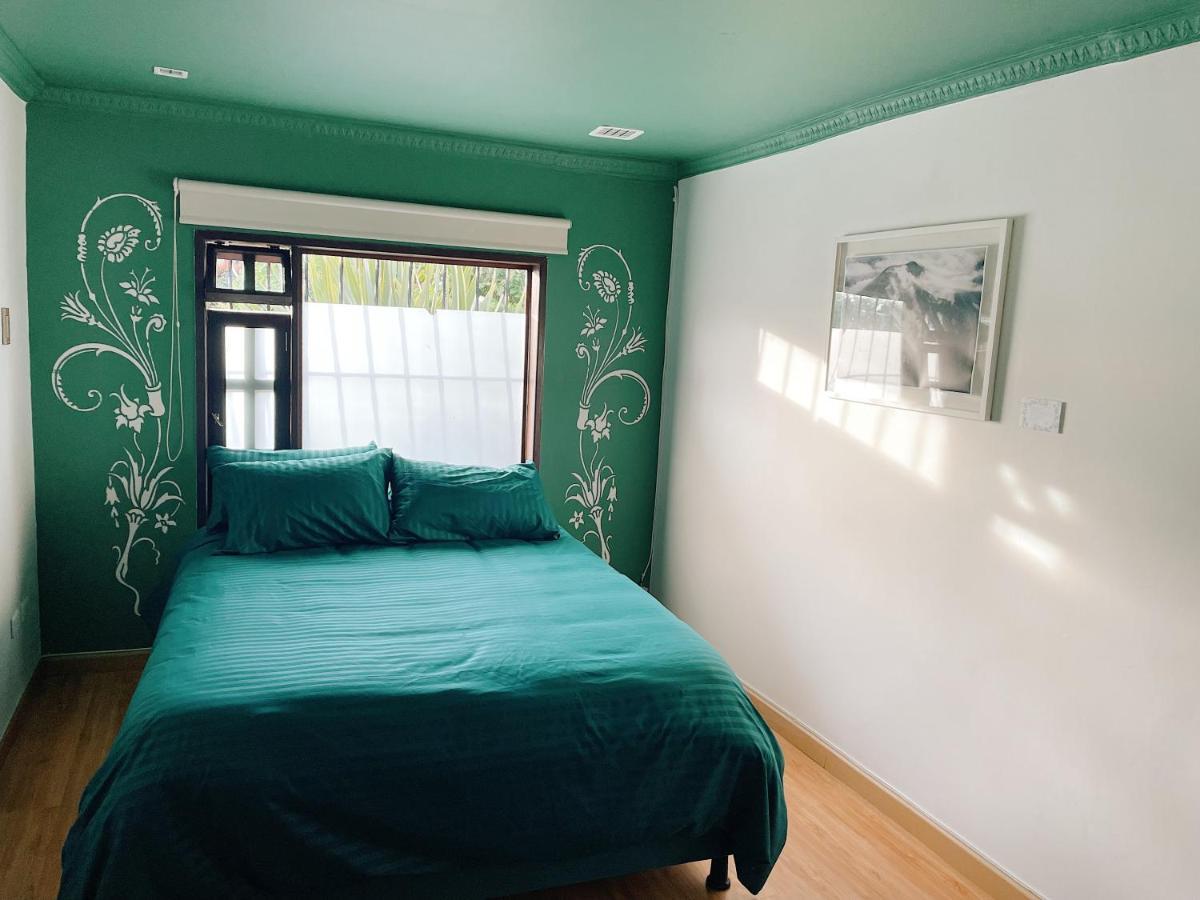 Casa Menta Hostel *