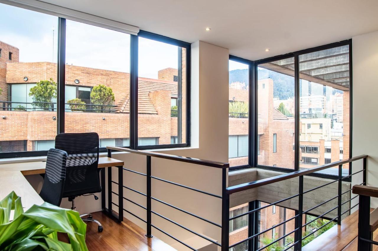 Dazzling Duplex Penthouse In Rosales Apartment