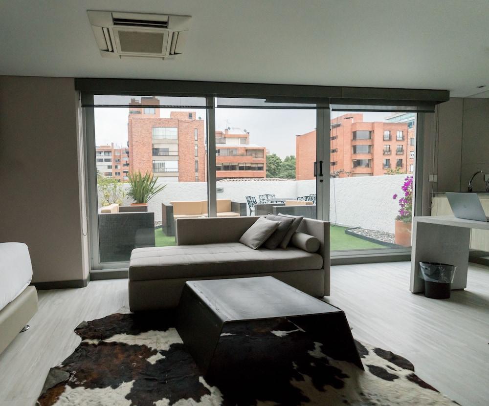 Hotel Cityflats 4*