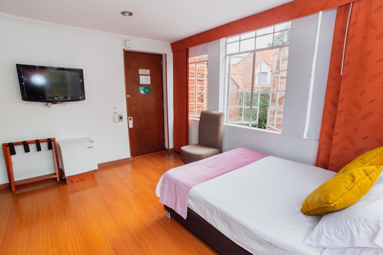 Apartasuites & Plaza 36 *