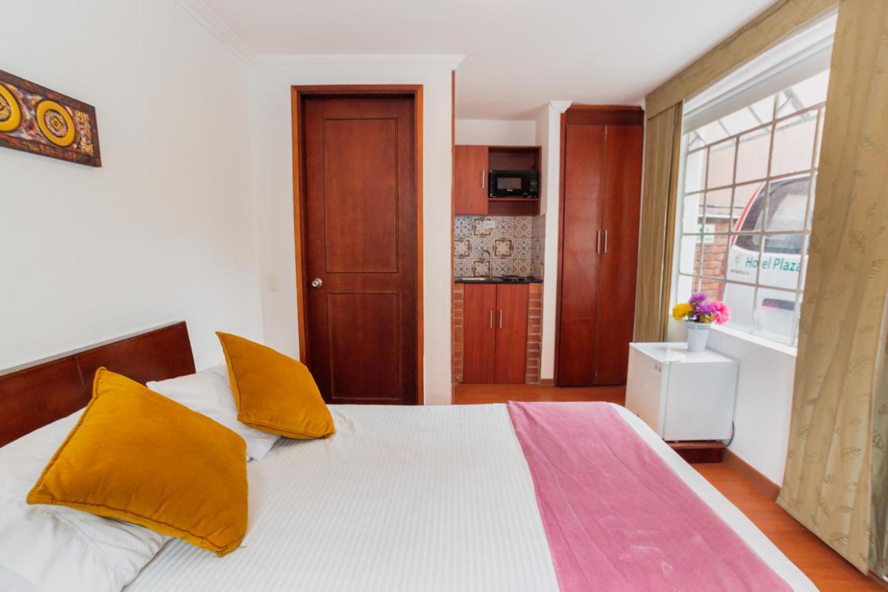 Apartasuites & Plaza 36 Apartment