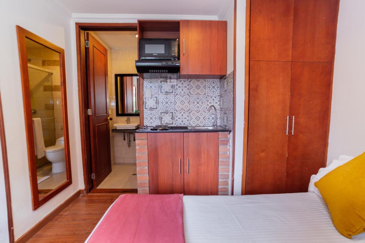 Apartasuites & Plaza 36 Apartment *