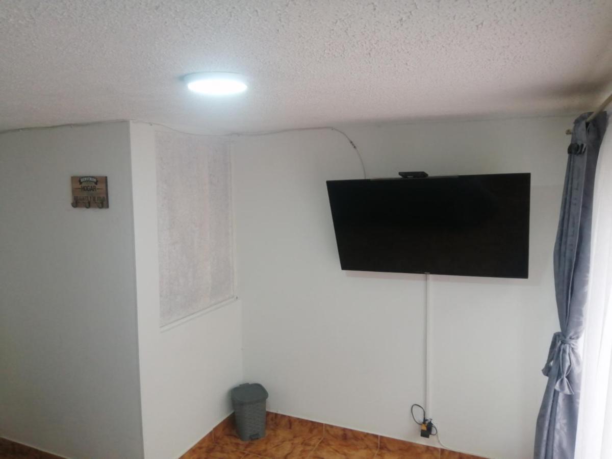 Privada Cerca Al Aeropuerto Y Terminal Casa de hóspedes Bogotá