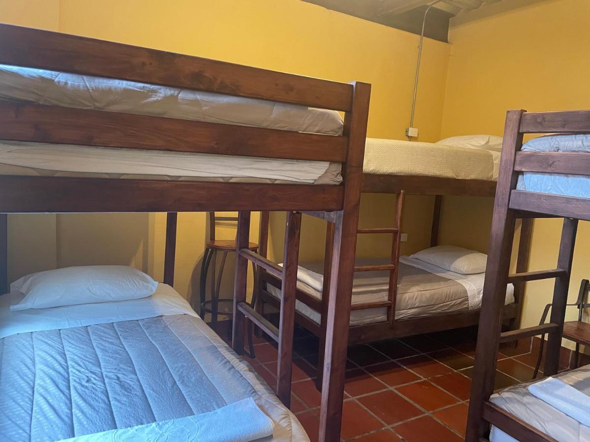 Casa Astromelia Pensión *