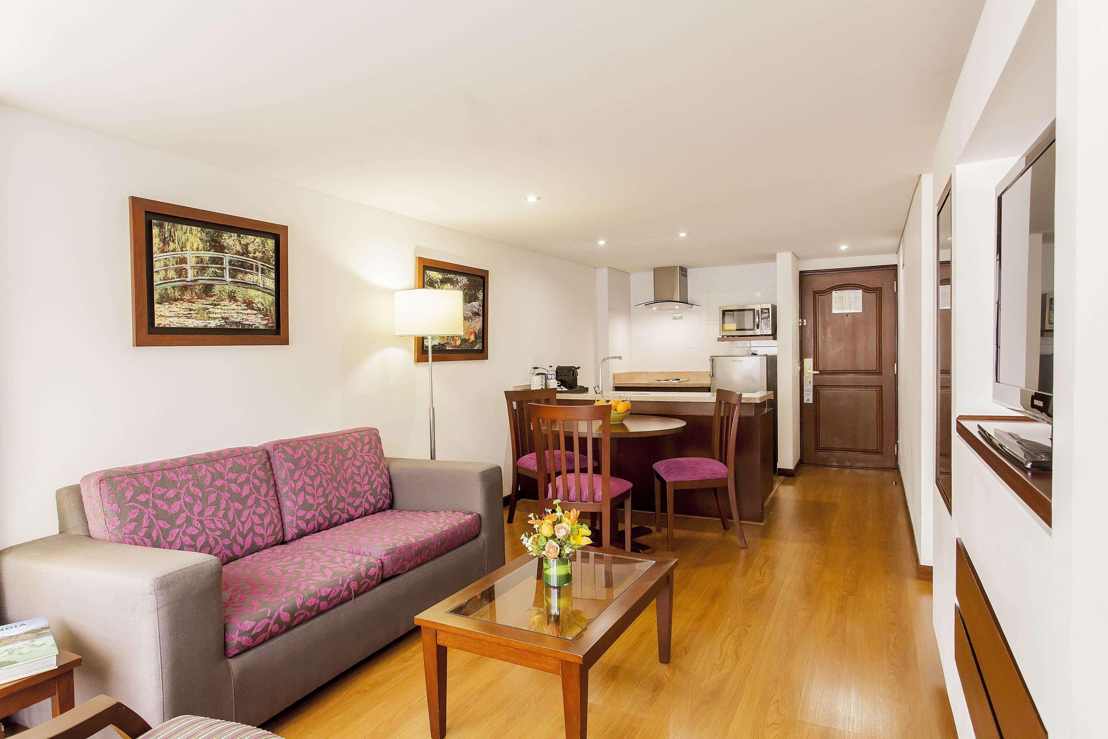 Radisson Metrotel Hotel 4*