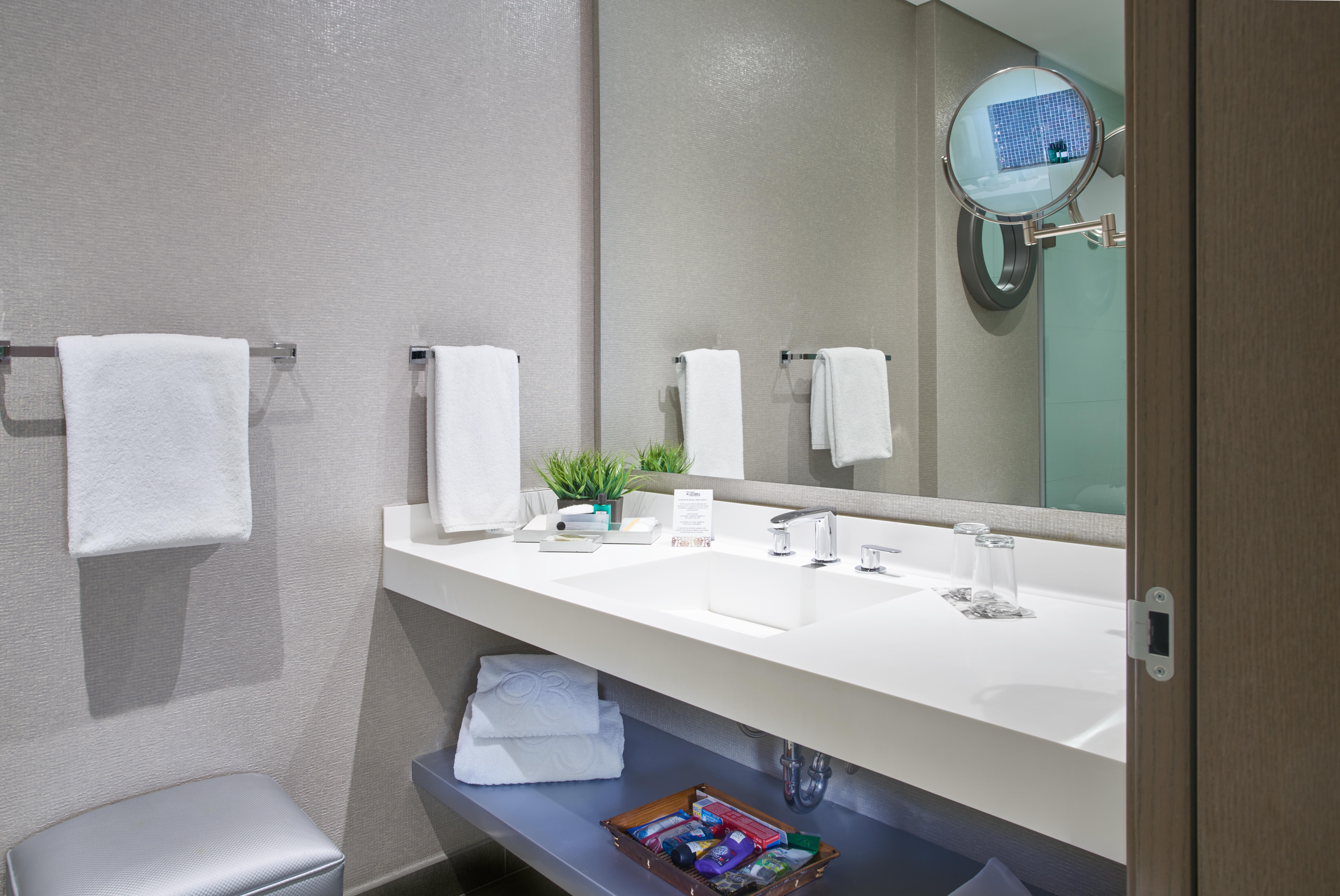 100 Luxury By Preferred Hotel