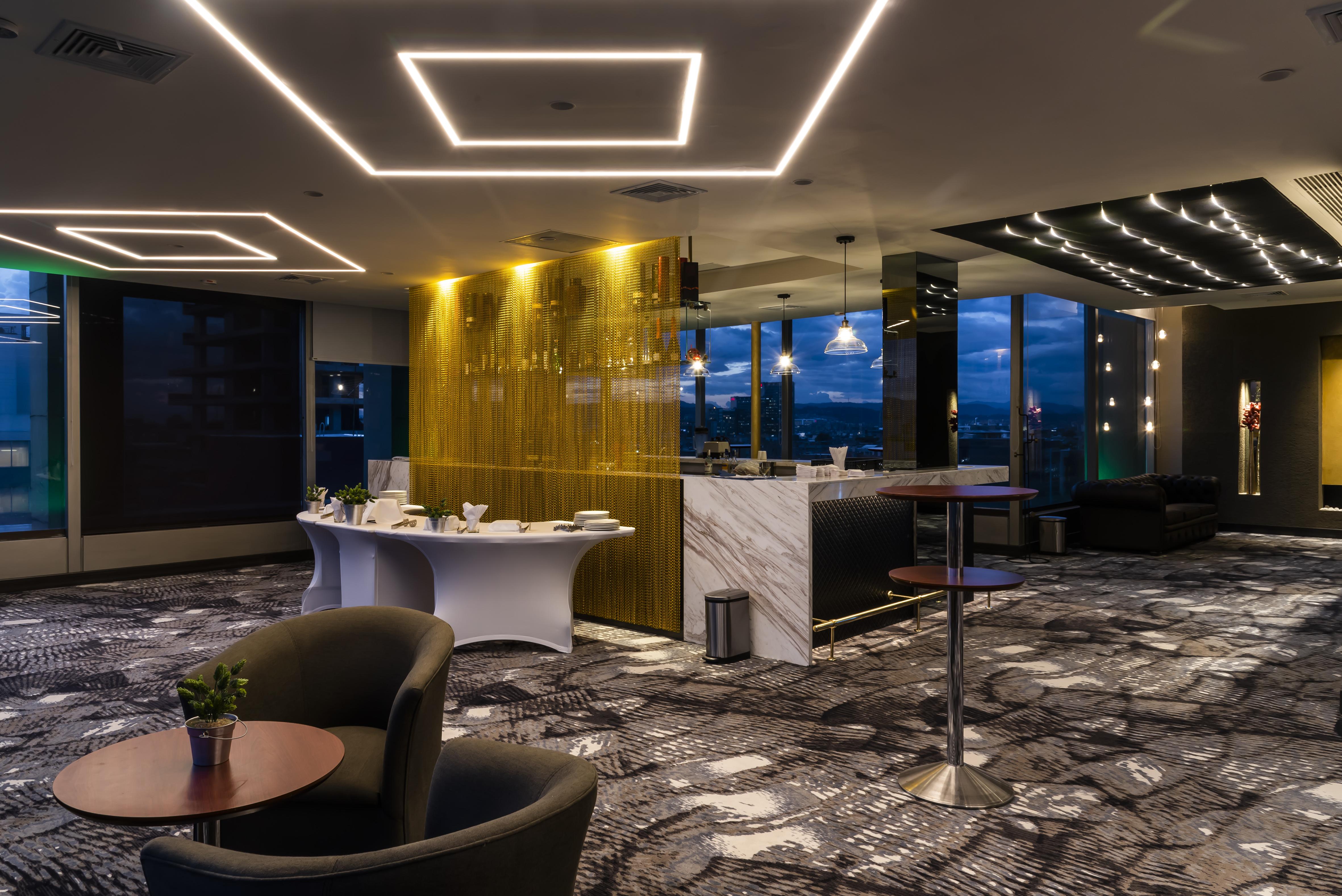 Plaza Hotel 5*