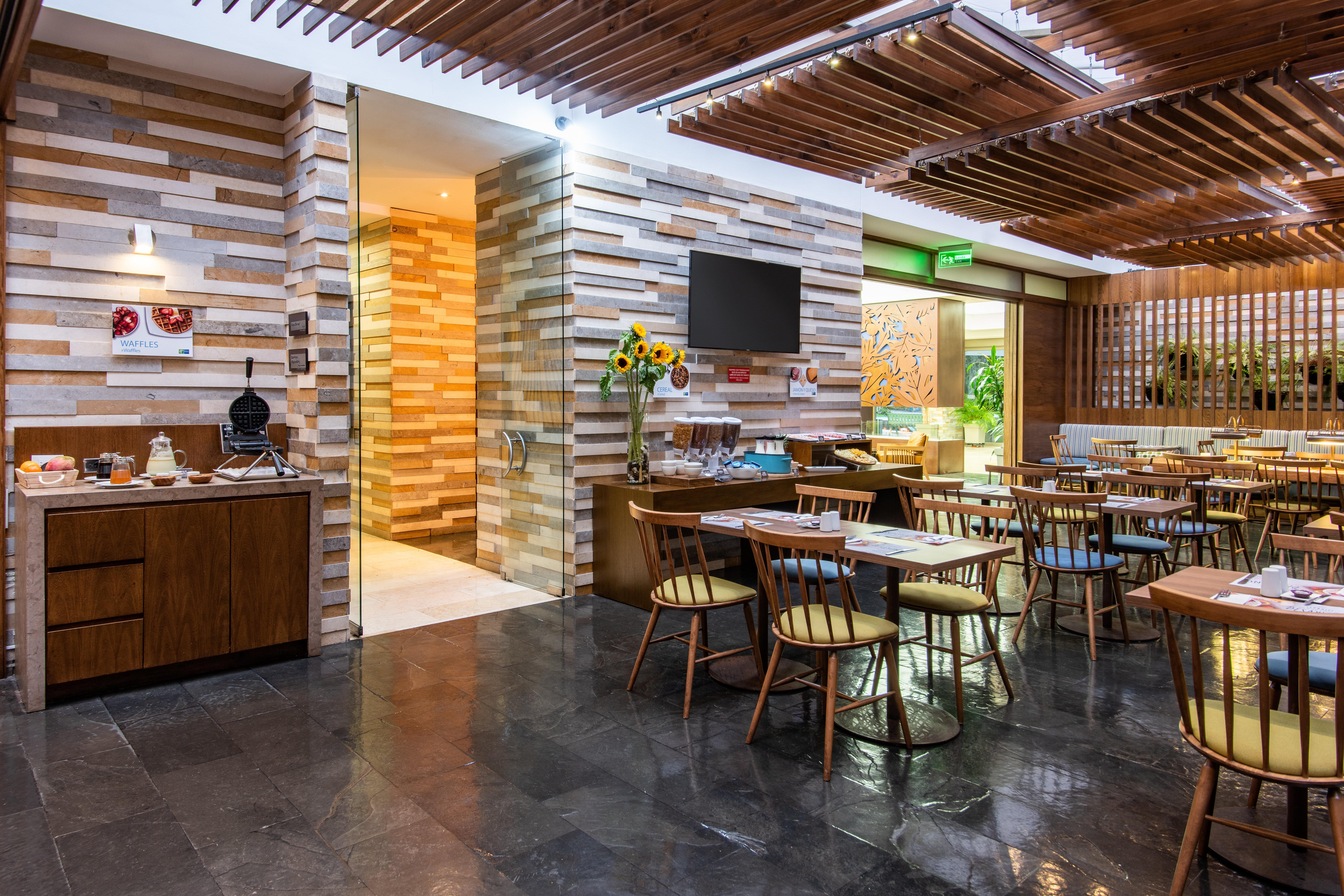 Hotel Express - Parque La 93 By Ihg