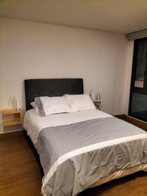 Modern In New Building. Apartamento *