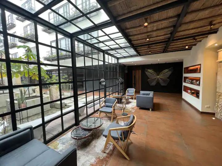 R2 - Moderno Loft En La Historica Candelaria Bogota