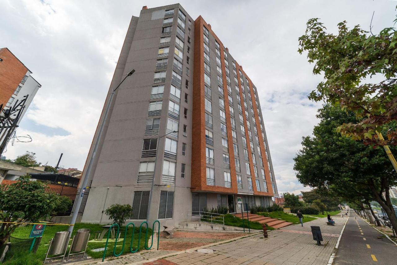 Gratamira 131 X Ahead Apartment Bogota