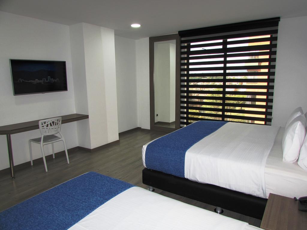 Aw Hotel Plaza Miranda 3*