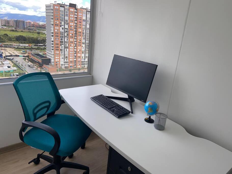 Perfecto Trabajo Remoto - Nuevo , Wifi, Lava-seca, Parking, Cerca Aeropuerto Y Embajada, Hermosa Vista Apartment *