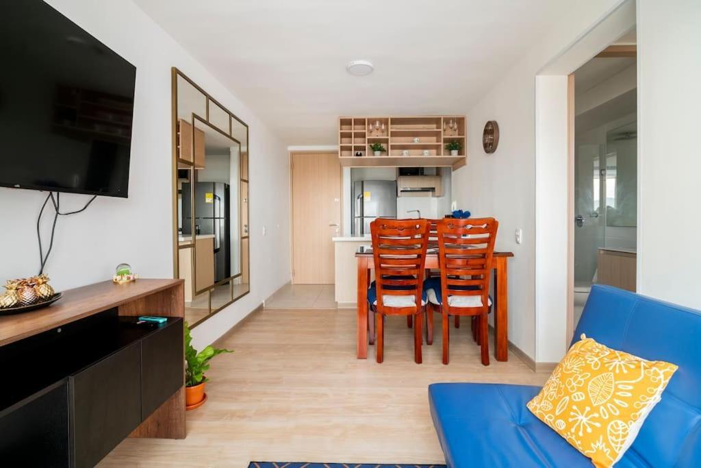 Perfecto Trabajo Remoto - Nuevo , Wifi, Lava-seca, Parking, Cerca Aeropuerto Y Embajada, Hermosa Vista Bogota