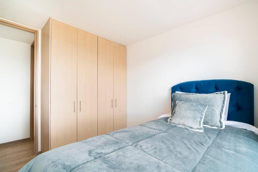 Perfecto Trabajo Remoto - Nuevo , Wifi, Lava-seca, Parking, Cerca Aeropuerto Y Embajada, Hermosa Vista Apartment *