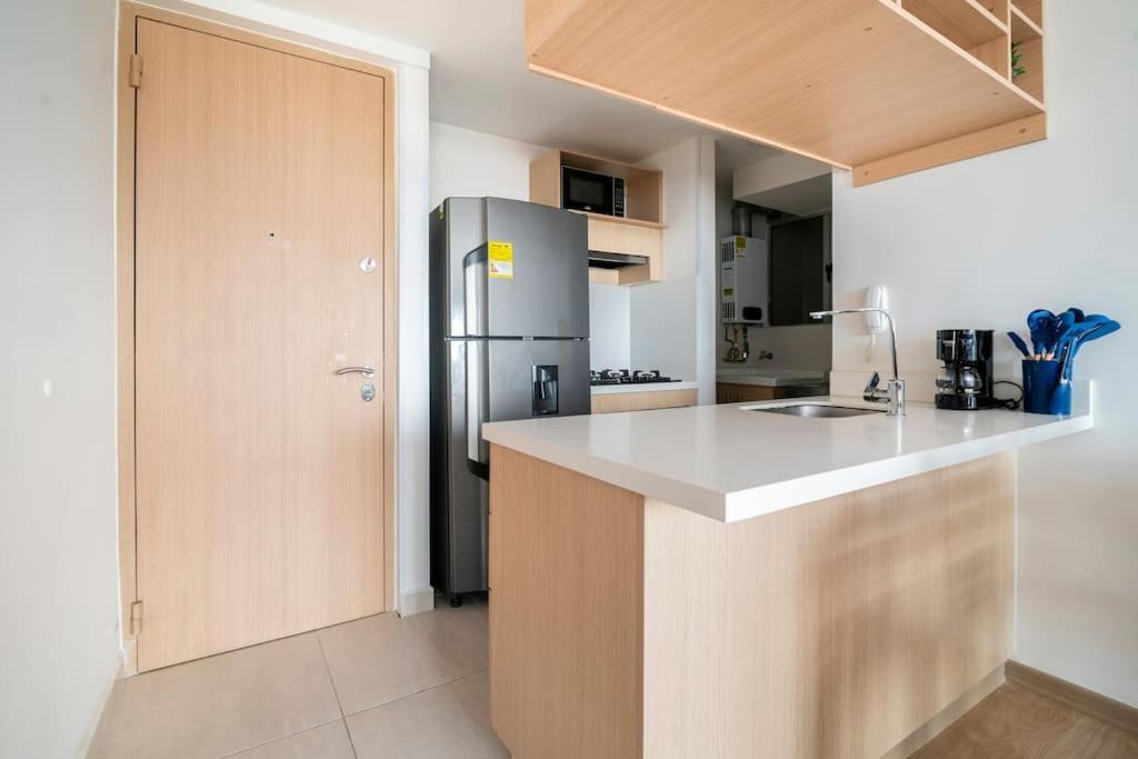 Apartment Perfecto Trabajo Remoto - Nuevo , Wifi, Lava-seca, Parking, Cerca Aeropuerto Y Embajada, Hermosa Vista Bogota