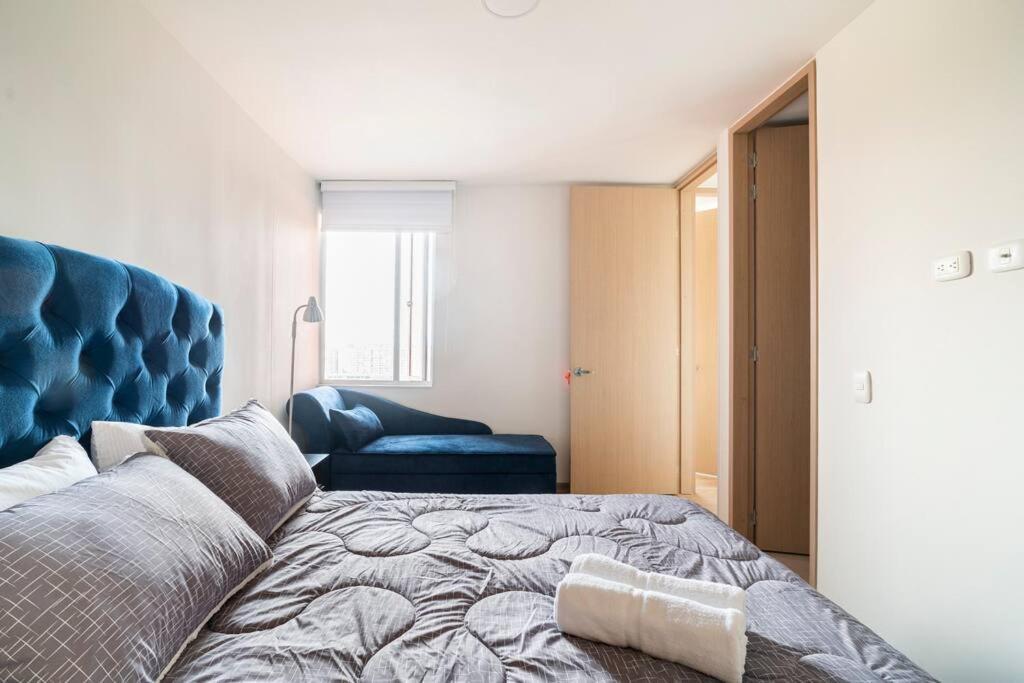 Perfecto Trabajo Remoto - Nuevo , Wifi, Lava-seca, Parking, Cerca Aeropuerto Y Embajada, Hermosa Vista * Bogota
