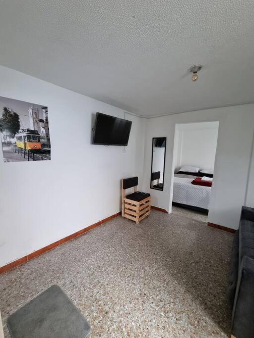 Aparta Estudio Bonito, Independiente Bien Ubicado * Bogotá