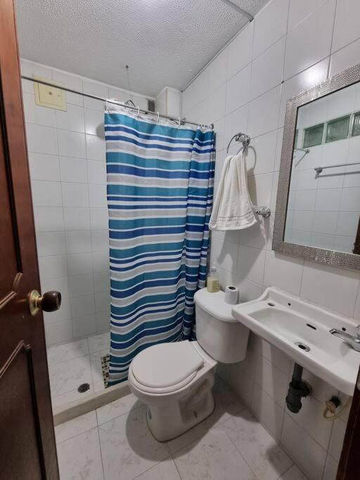Aparta Estudio Bonito, Independiente Bien Ubicado * Bogotá