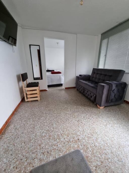 Aparta Estudio Bonito, Independiente Bien Ubicado Apartamento
