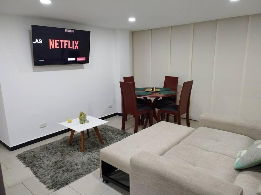 Apartment Moderno Cerca Al Aeropuerto